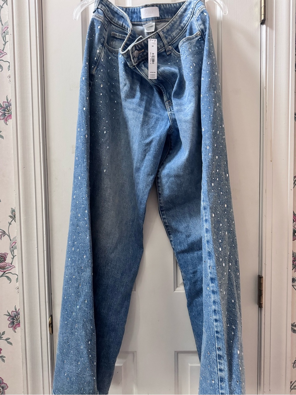 Pink jeans size14
NWT